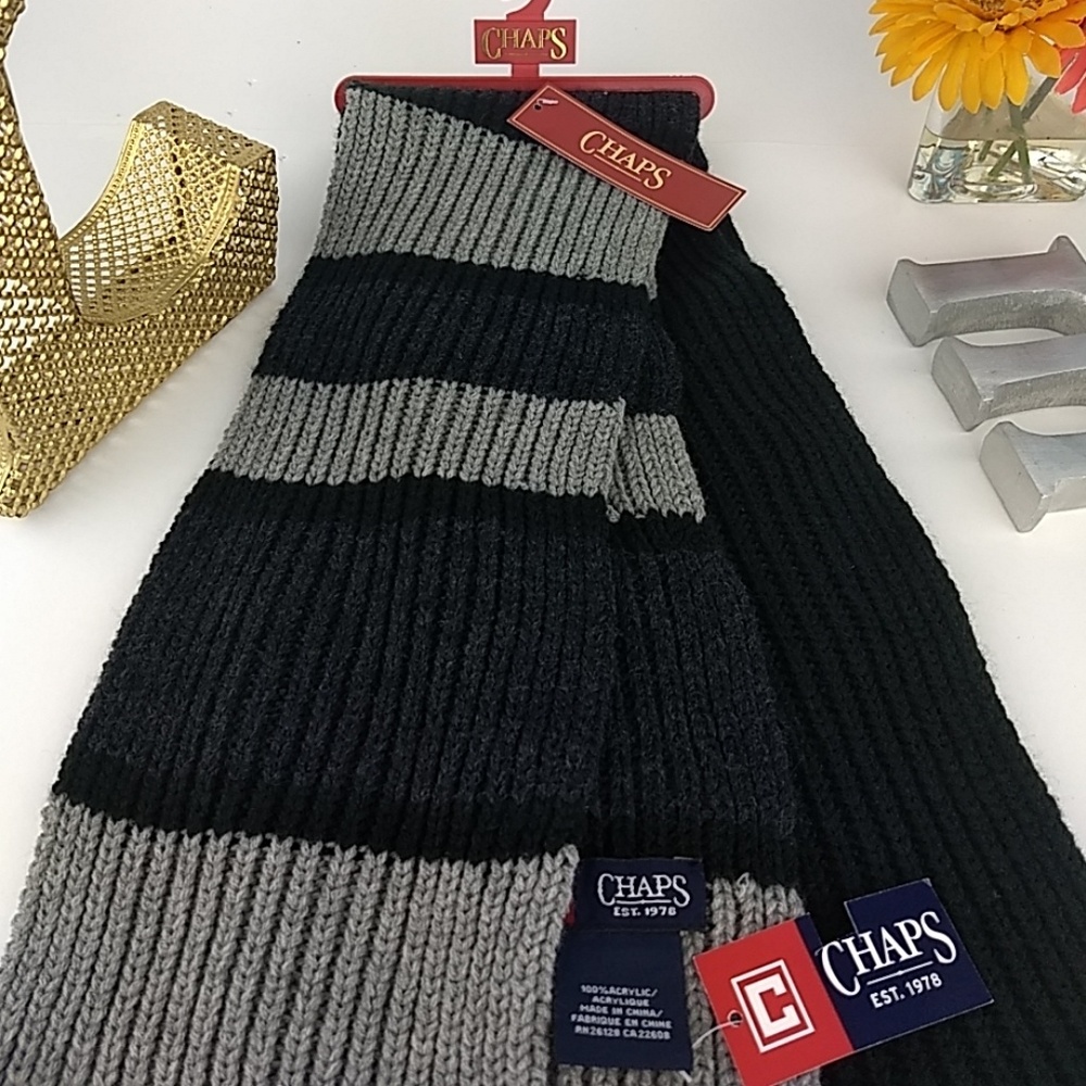 NWT CHAPS scarf